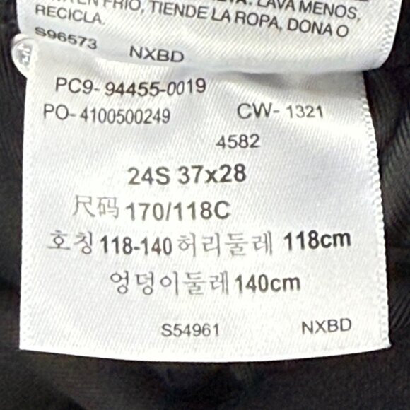 Signature Levis Strauss Women Totally Shaping Pull-On Skinny Black Pants 24S NWT - Picture 7 of 12